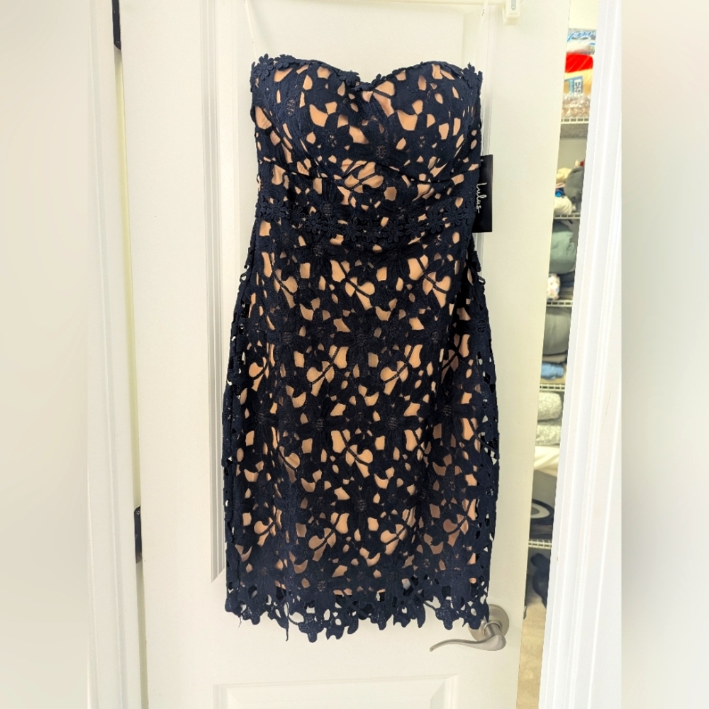 Elegant Blue Lace Strapless Dress